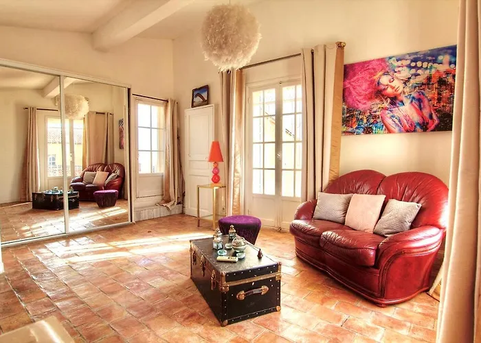 Les Remparts Location * Antibes