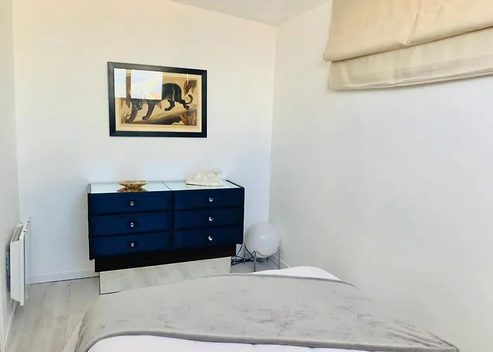 Les Remparts Location * Antibes