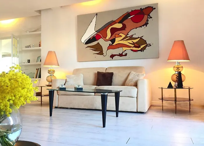 Les Remparts Location * Antibes