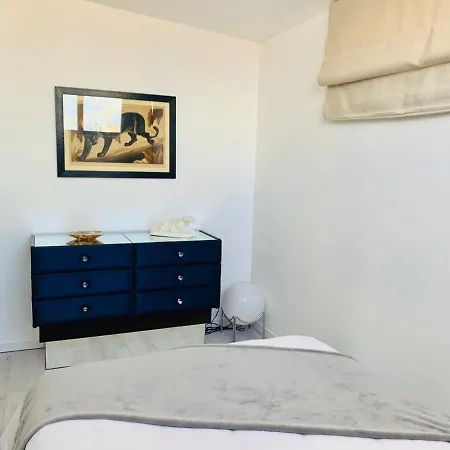 Les Remparts Location * Antibes