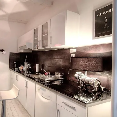 Les Remparts Location * Antibes