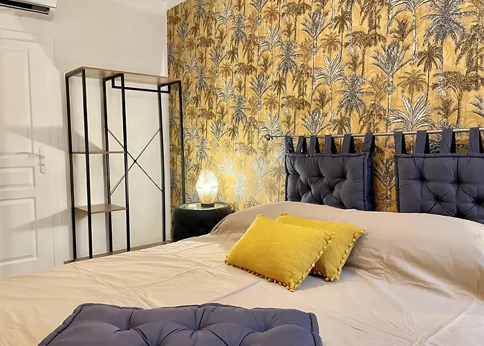 Les Remparts Location Антиб