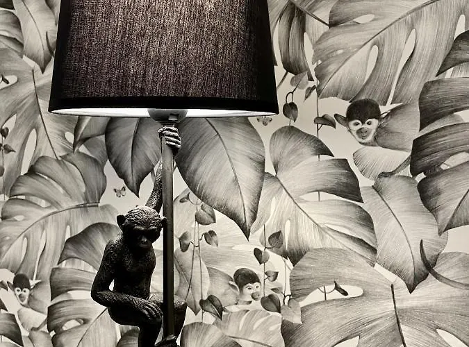 Les Remparts Location * Антиб