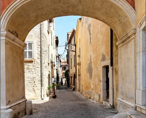 Les Remparts Location * Antibes